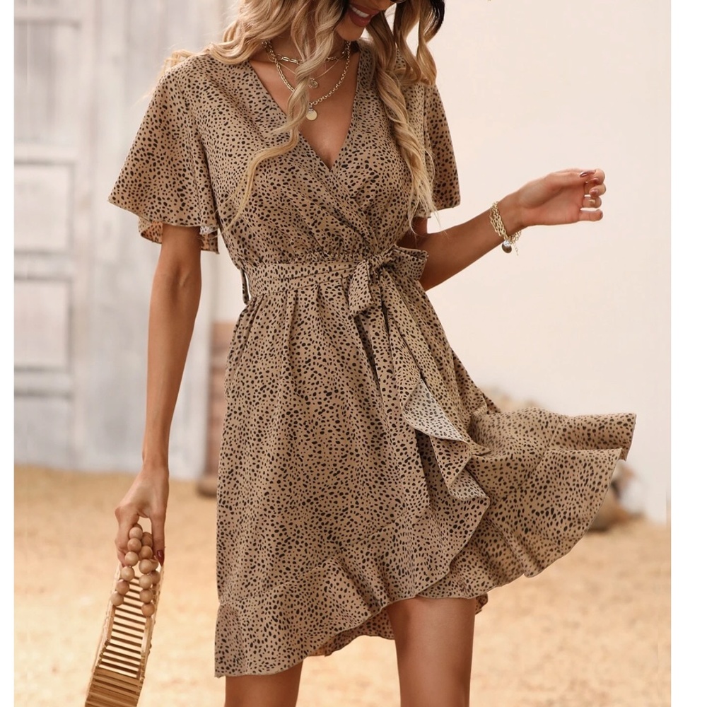 Leopard Print Butterfly Sleeve Belted Mini Dress - Picture 4 of 8